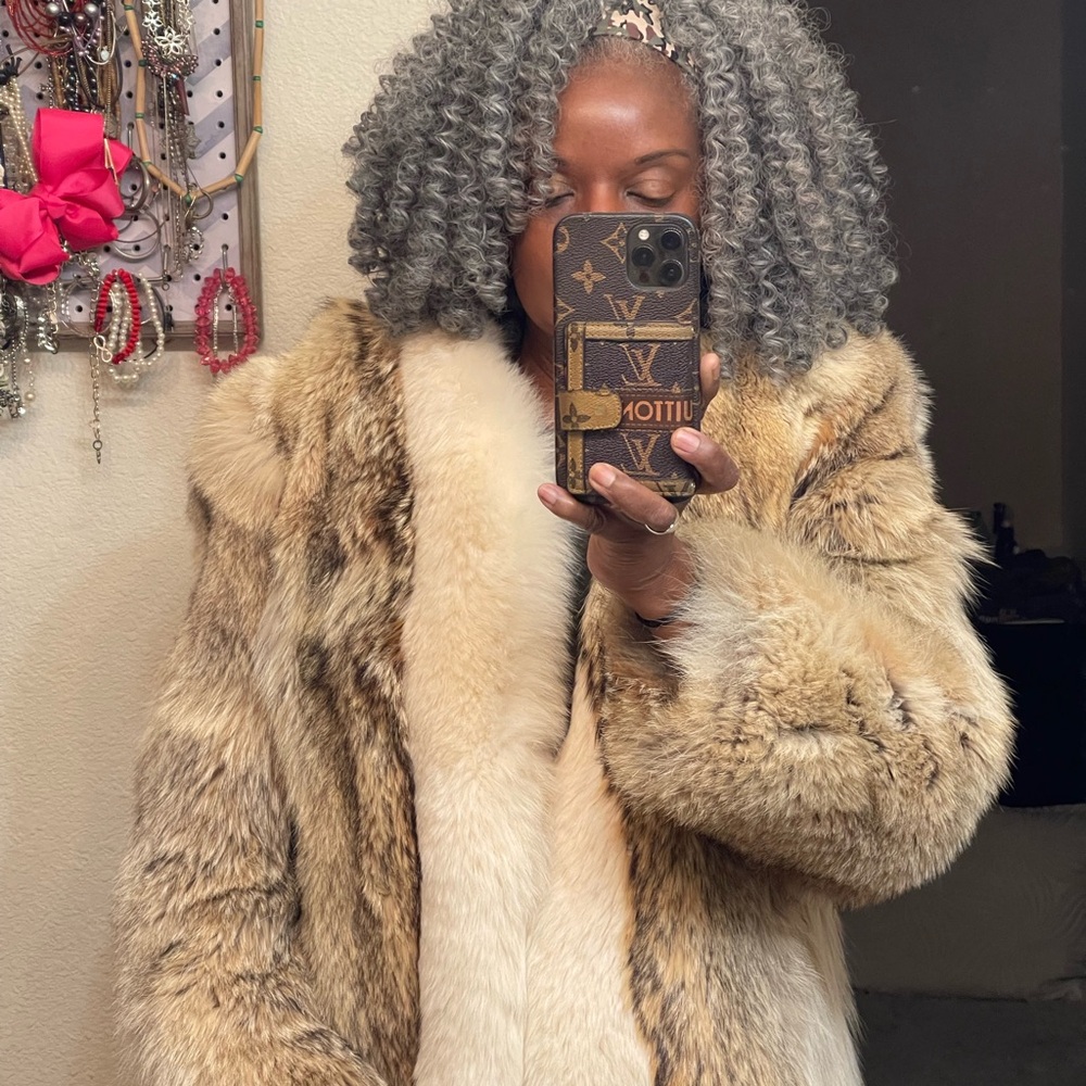 Fur Jacket Medium Fox Used Condition - image 8